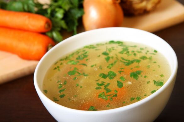 سوپ آبگوشت یک غذای خوشمزه در منوی رژیم غذایی نوشیدنی است