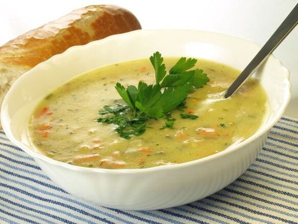سوپ پوره سبزیجات با شلغم در منوی رژیم نوشیدن برای کاهش وزن